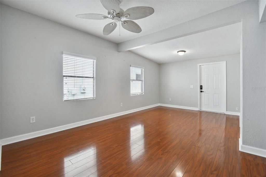 For Rent: $2,600 (3 beds, 2 baths, 1228 Square Feet)