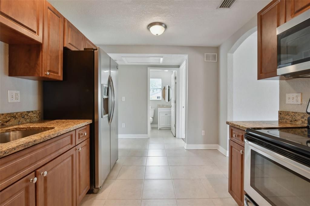 For Rent: $2,600 (3 beds, 2 baths, 1228 Square Feet)