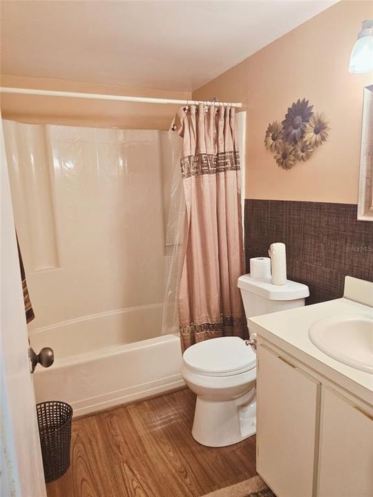 For Sale: $230,000 (2 beds, 2 baths, 980 Square Feet)