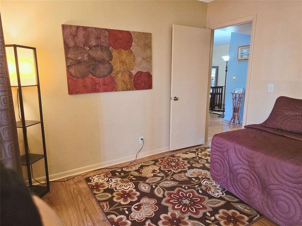 For Sale: $230,000 (2 beds, 2 baths, 980 Square Feet)