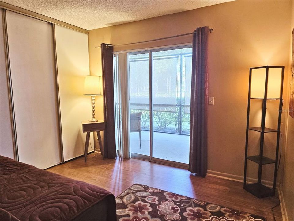 For Sale: $230,000 (2 beds, 2 baths, 980 Square Feet)