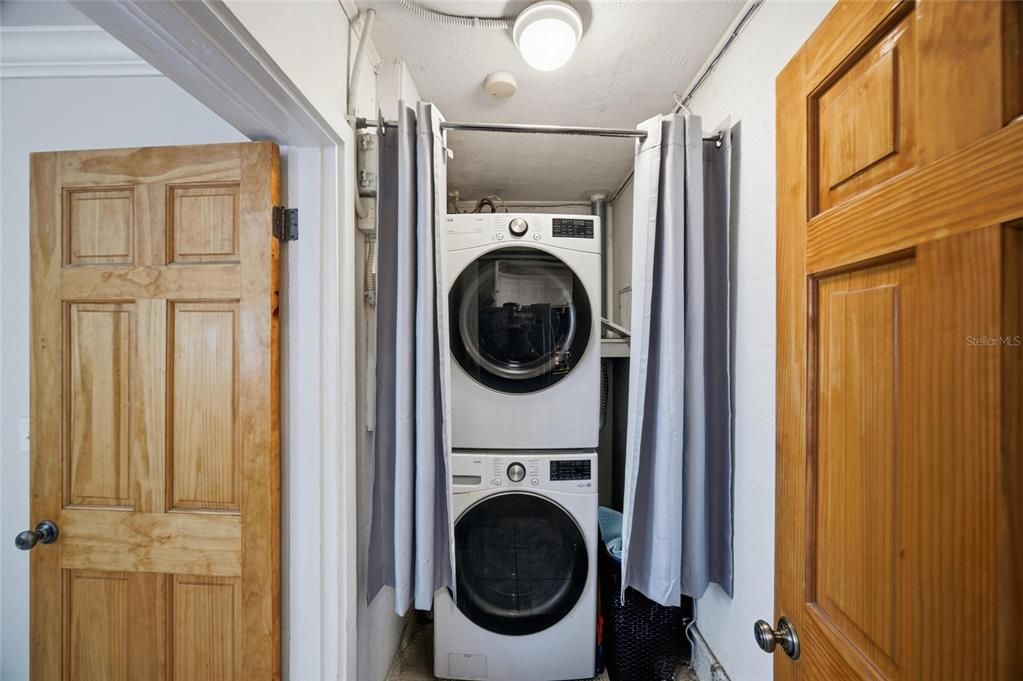 На продажу: $425,000 (4 спален, 2 ванн, 2089 Квадратных фут)