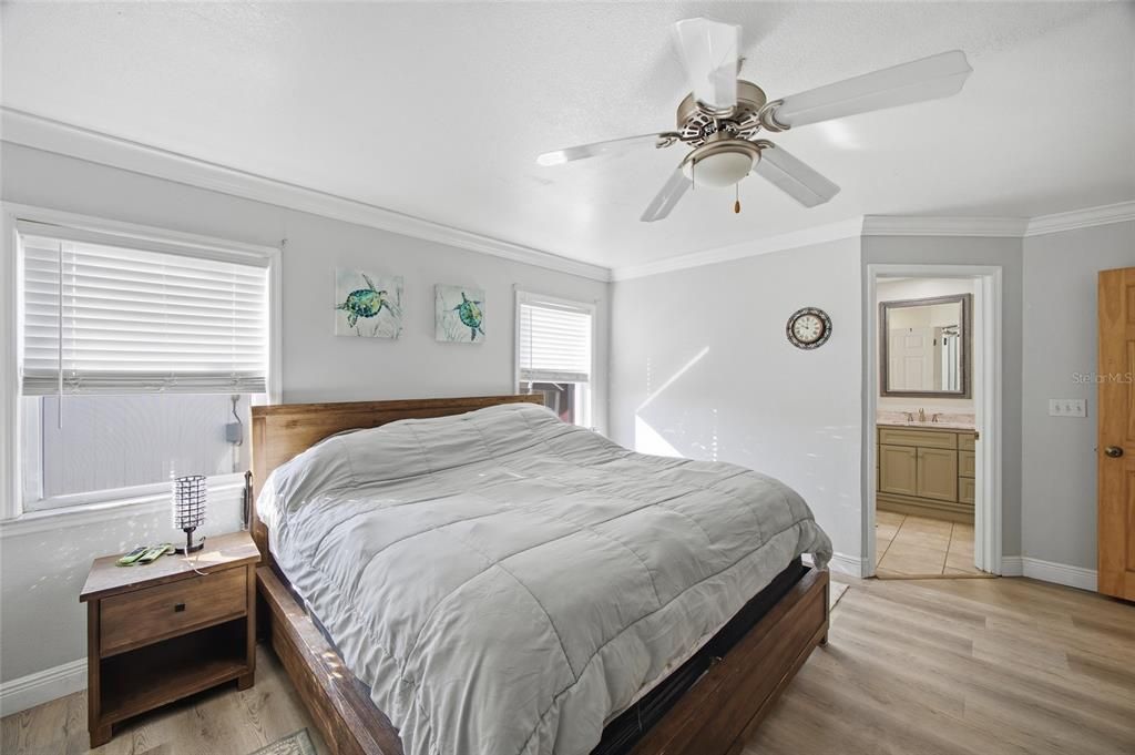 На продажу: $425,000 (4 спален, 2 ванн, 2089 Квадратных фут)