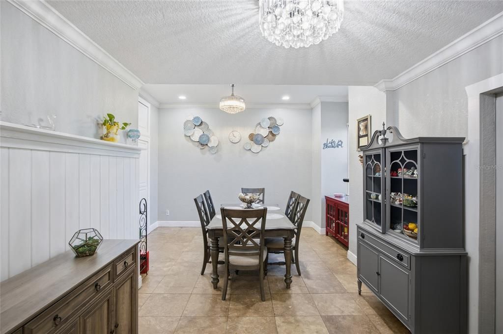 На продажу: $425,000 (4 спален, 2 ванн, 2089 Квадратных фут)