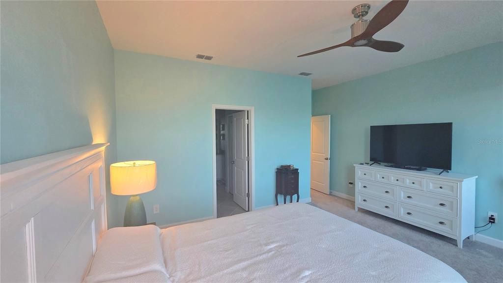 For Sale: $349,000 (3 beds, 2 baths, 1925 Square Feet)