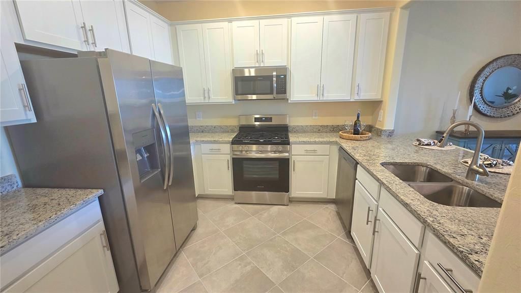 For Sale: $349,000 (3 beds, 2 baths, 1925 Square Feet)