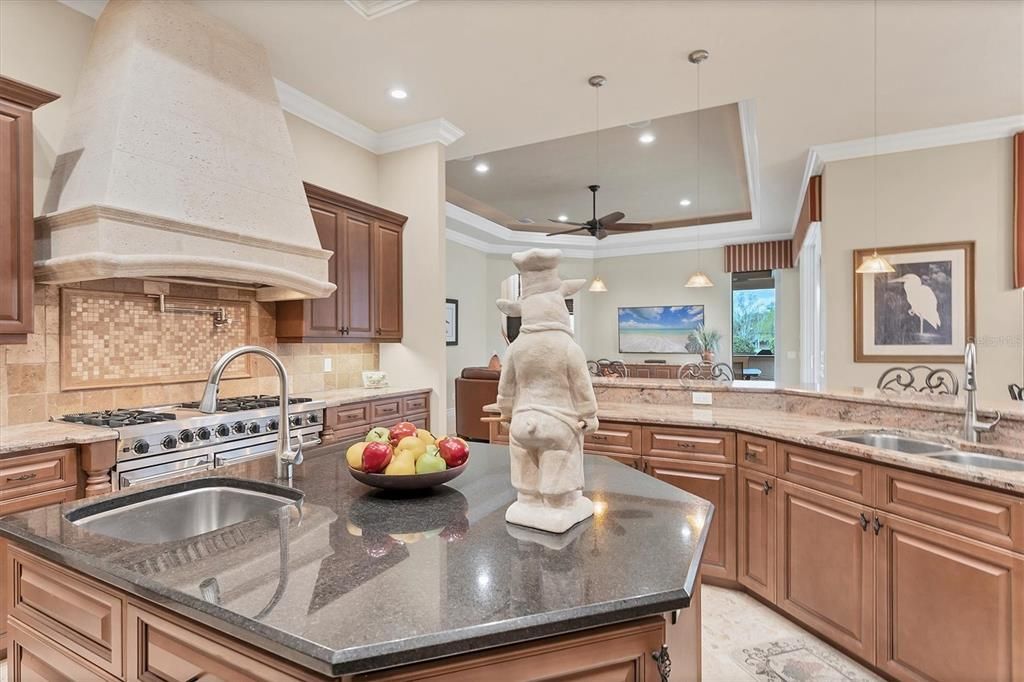 待售: $2,500,000 (4 贝兹, 4 浴室, 5008 平方英尺)