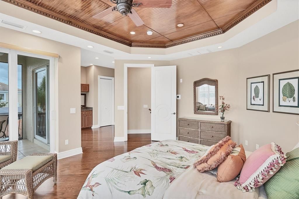 待售: $2,500,000 (4 贝兹, 4 浴室, 5008 平方英尺)