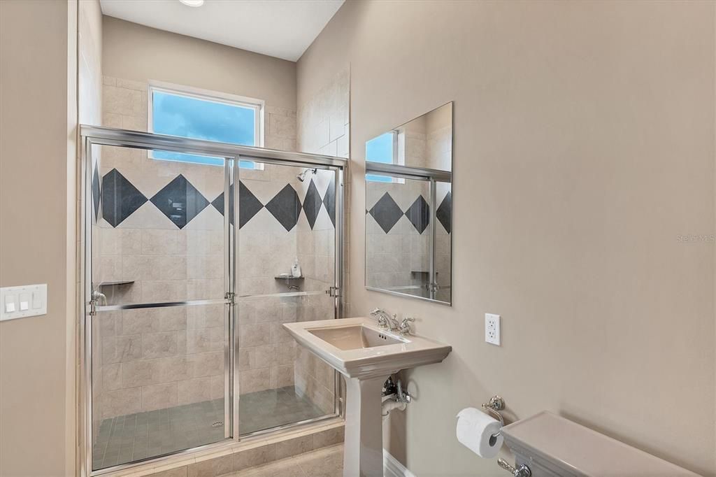 待售: $2,500,000 (4 贝兹, 4 浴室, 5008 平方英尺)