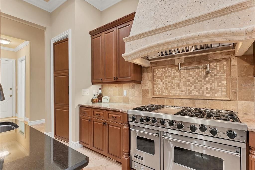 待售: $2,500,000 (4 贝兹, 4 浴室, 5008 平方英尺)