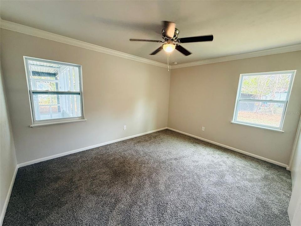 待售: $214,000 (3 贝兹, 1 浴室, 1010 平方英尺)