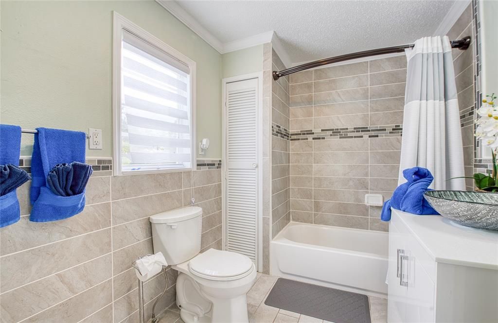 待售: $490,000 (4 贝兹, 2 浴室, 1923 平方英尺)