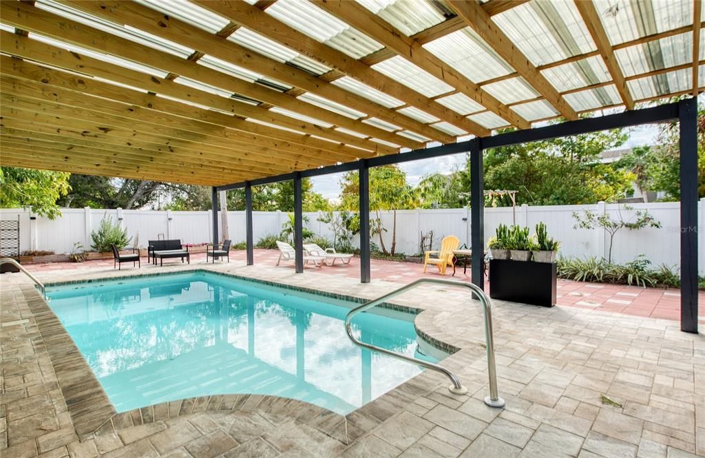 待售: $490,000 (4 贝兹, 2 浴室, 1923 平方英尺)