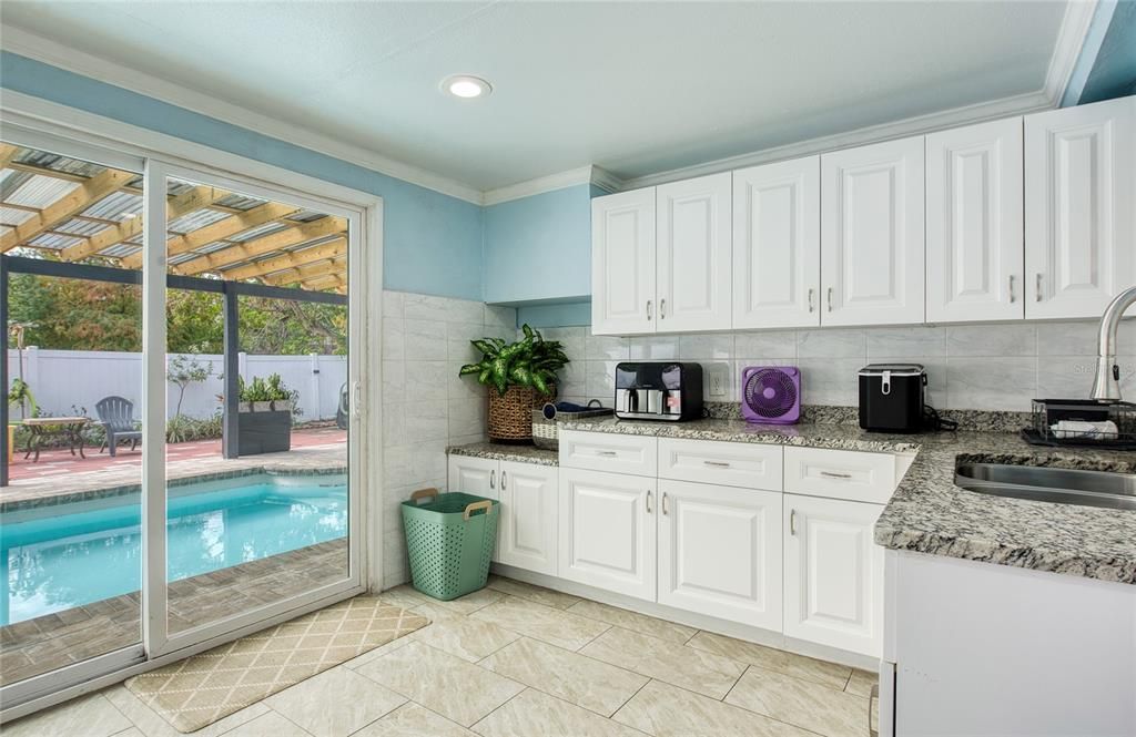 待售: $490,000 (4 贝兹, 2 浴室, 1923 平方英尺)