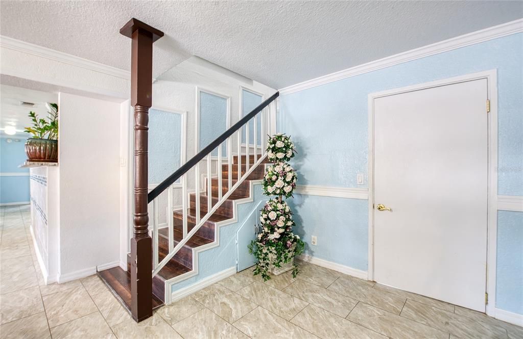 待售: $490,000 (4 贝兹, 2 浴室, 1923 平方英尺)