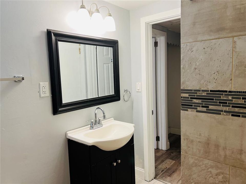 В аренду: $1,850 (3 спален, 1 ванн, 1015 Квадратных фут)