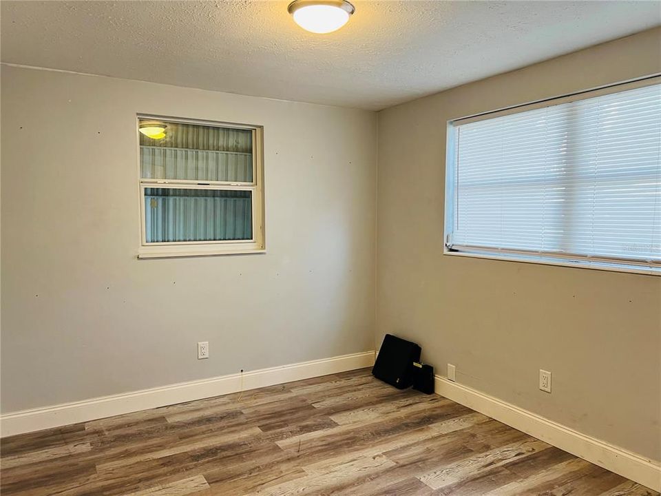 В аренду: $1,850 (3 спален, 1 ванн, 1015 Квадратных фут)