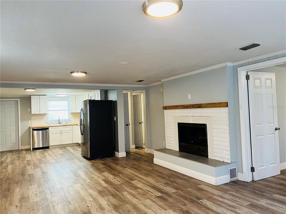 В аренду: $1,850 (3 спален, 1 ванн, 1015 Квадратных фут)