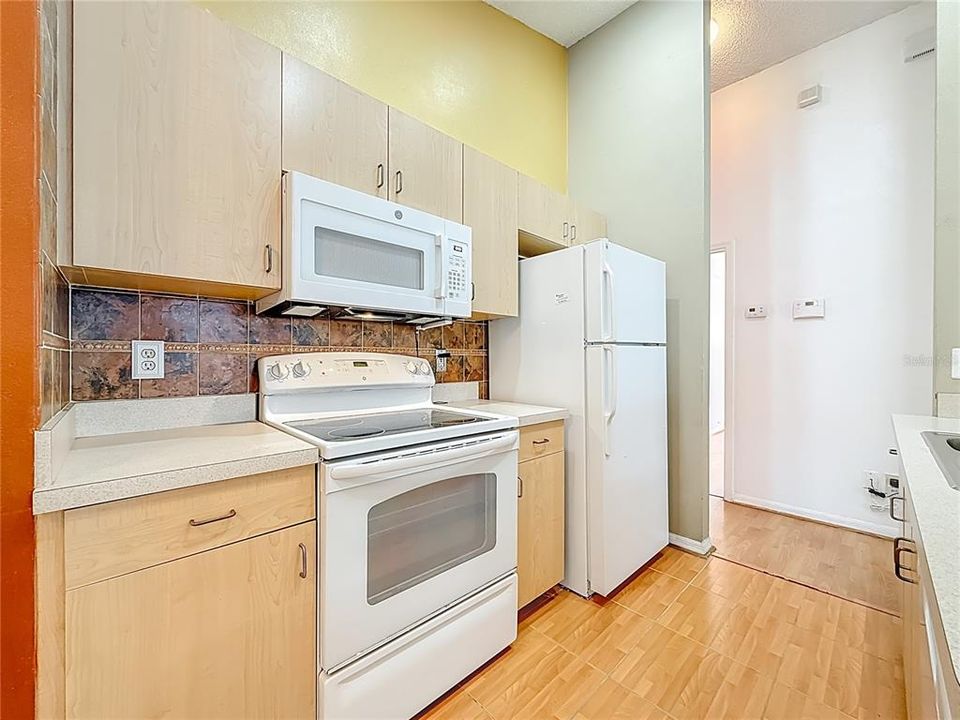 待售: $569,775 (4 贝兹, 2 浴室, 1408 平方英尺)