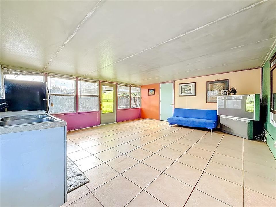 待售: $569,775 (4 贝兹, 2 浴室, 1408 平方英尺)