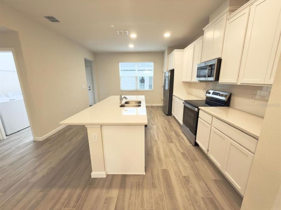 В аренду: $2,900 (3 спален, 2 ванн, 1684 Квадратных фут)