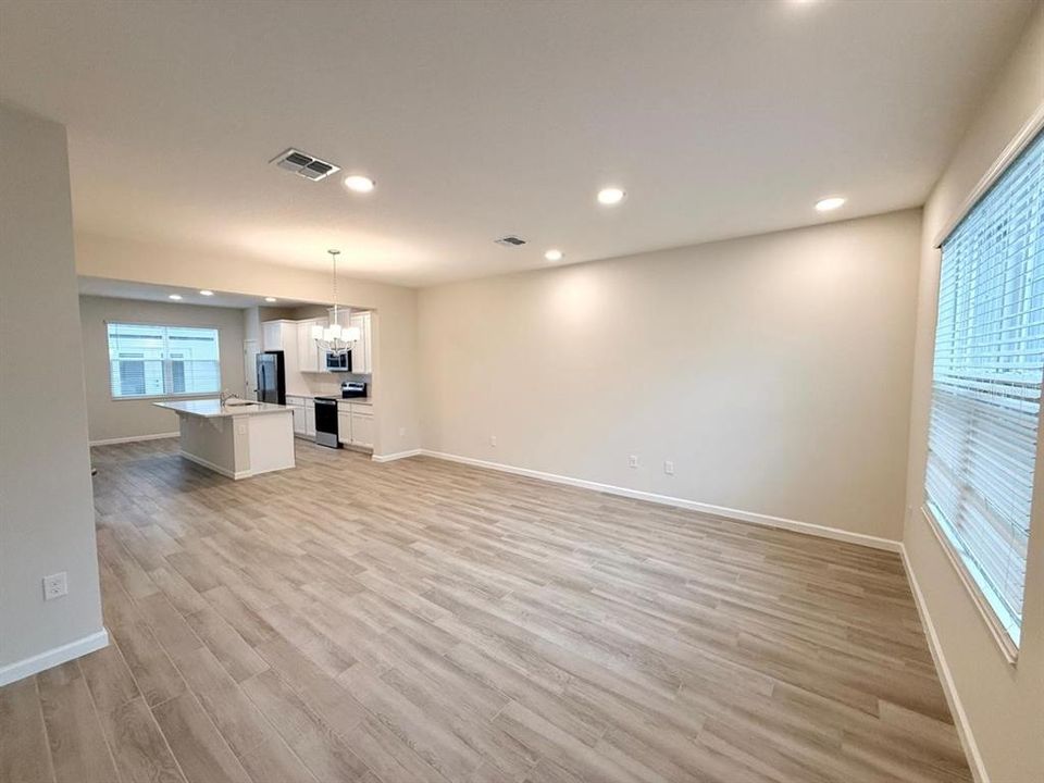 В аренду: $2,900 (3 спален, 2 ванн, 1684 Квадратных фут)