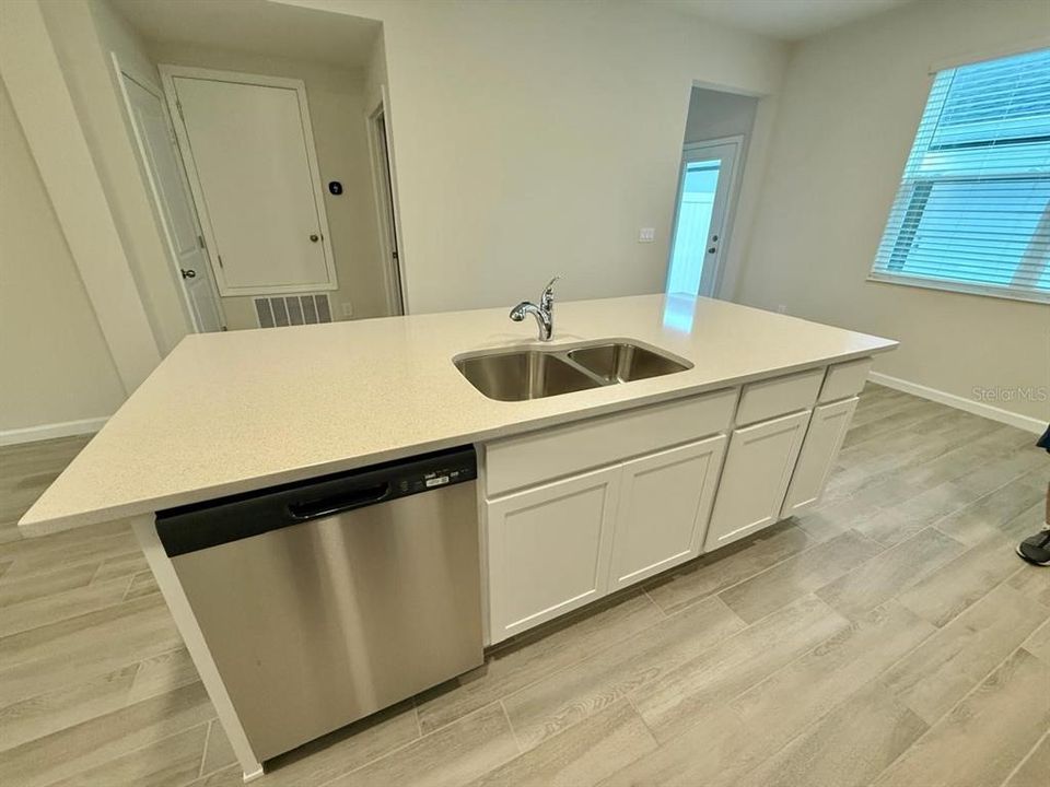 В аренду: $2,900 (3 спален, 2 ванн, 1684 Квадратных фут)