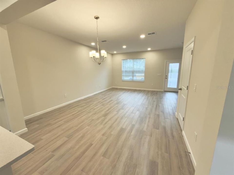 В аренду: $2,900 (3 спален, 2 ванн, 1684 Квадратных фут)