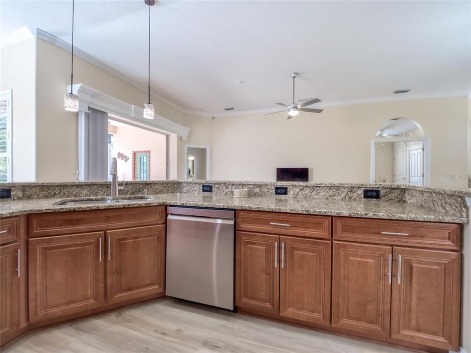 En Venta: $525,000 (3 camas, 2 baños, 1679 Pies cuadrados)