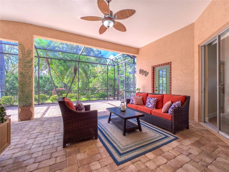 En Venta: $525,000 (3 camas, 2 baños, 1679 Pies cuadrados)