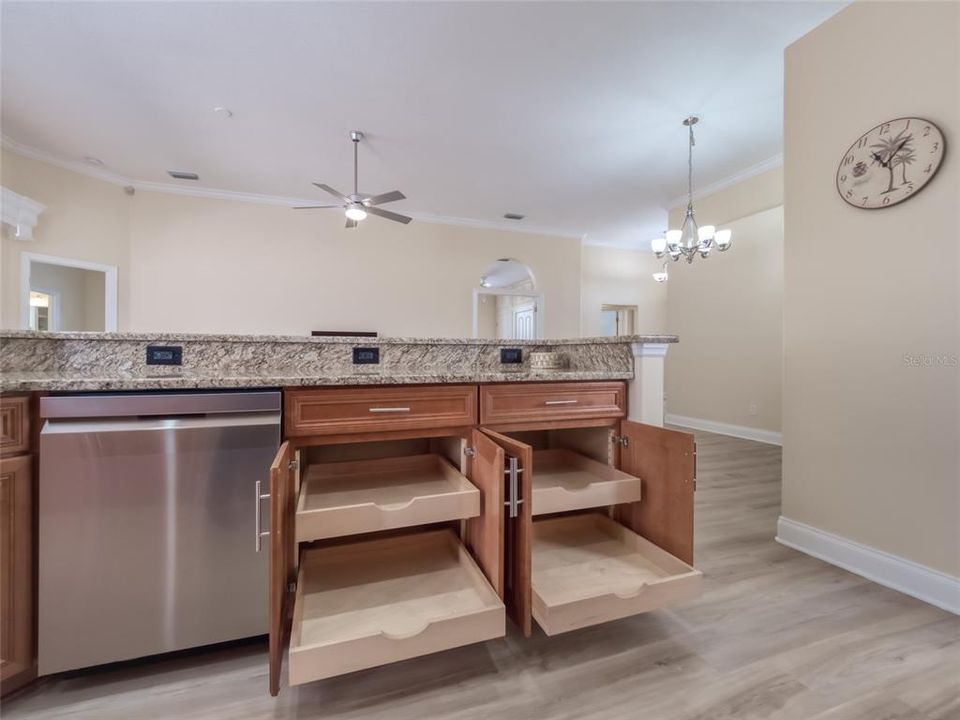 En Venta: $525,000 (3 camas, 2 baños, 1679 Pies cuadrados)