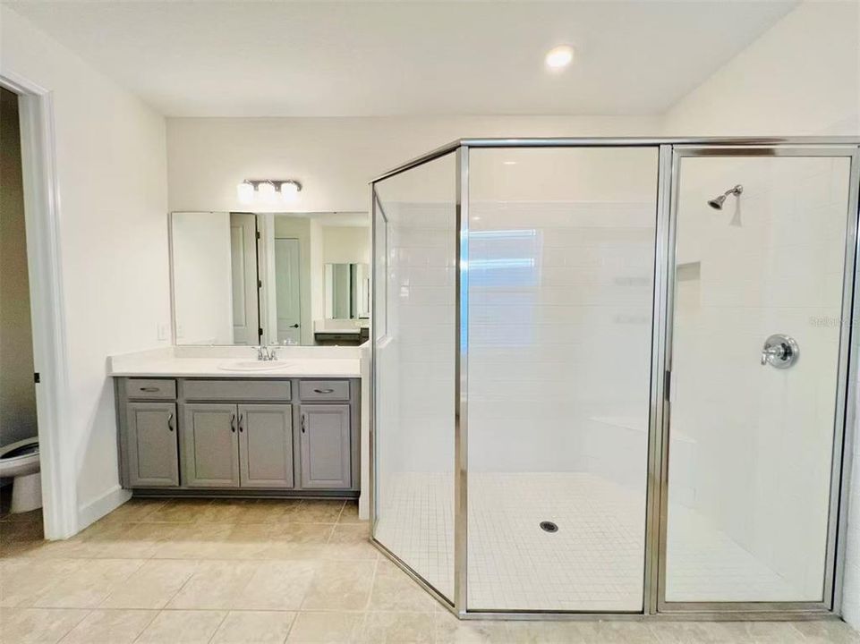 待售: $698,000 (5 贝兹, 4 浴室, 3825 平方英尺)