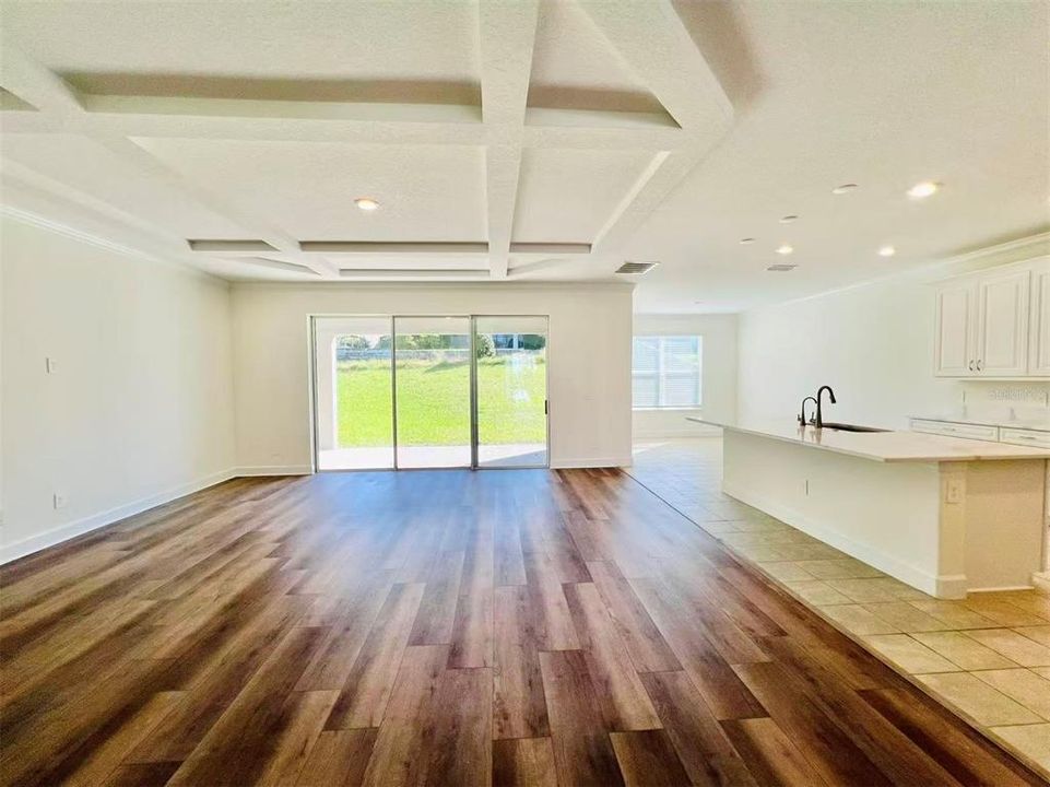 待售: $698,000 (5 贝兹, 4 浴室, 3825 平方英尺)