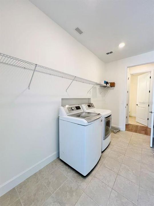 待售: $698,000 (5 贝兹, 4 浴室, 3825 平方英尺)