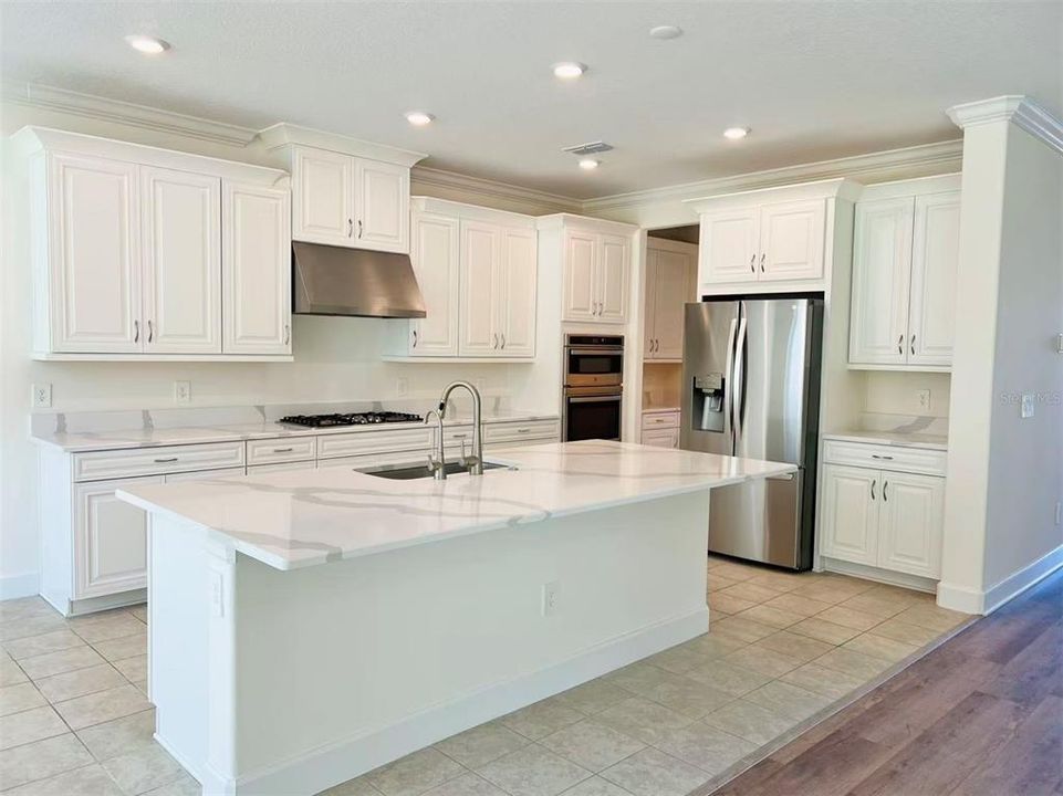 待售: $698,000 (5 贝兹, 4 浴室, 3825 平方英尺)