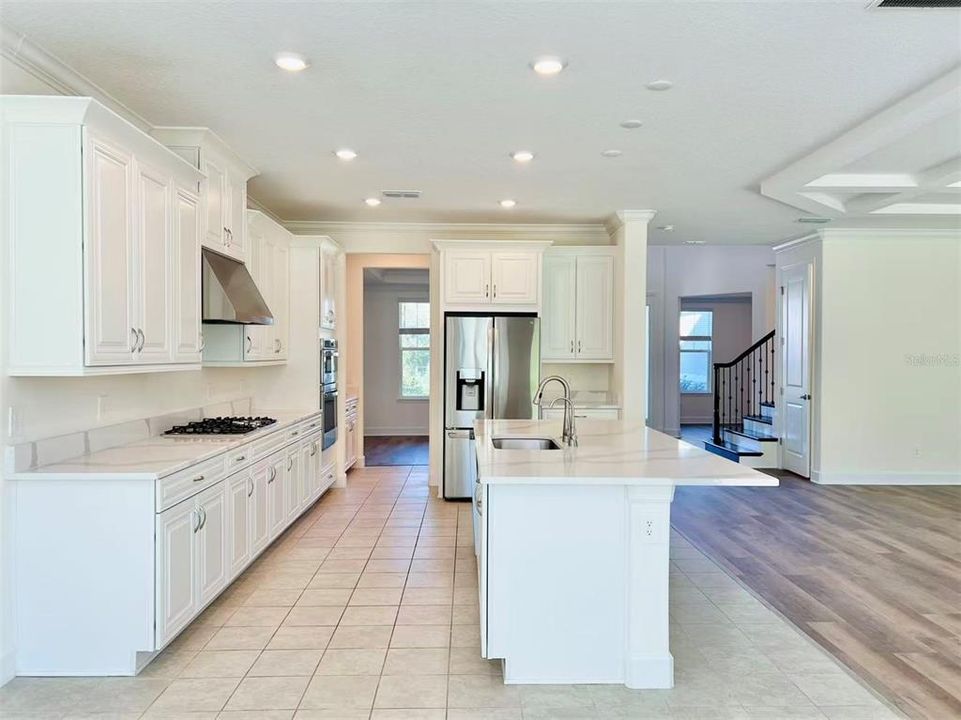 待售: $698,000 (5 贝兹, 4 浴室, 3825 平方英尺)