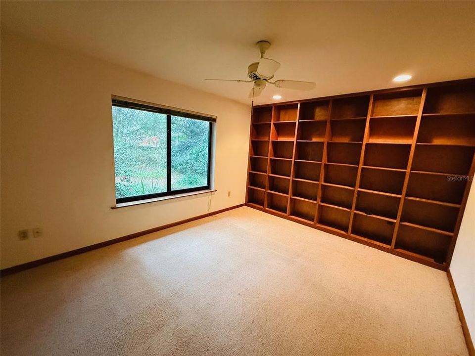 En Venta: $490,000 (3 camas, 2 baños, 2527 Pies cuadrados)