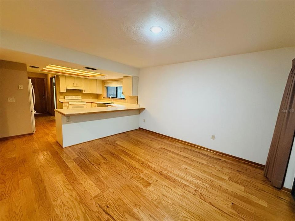 En Venta: $490,000 (3 camas, 2 baños, 2527 Pies cuadrados)