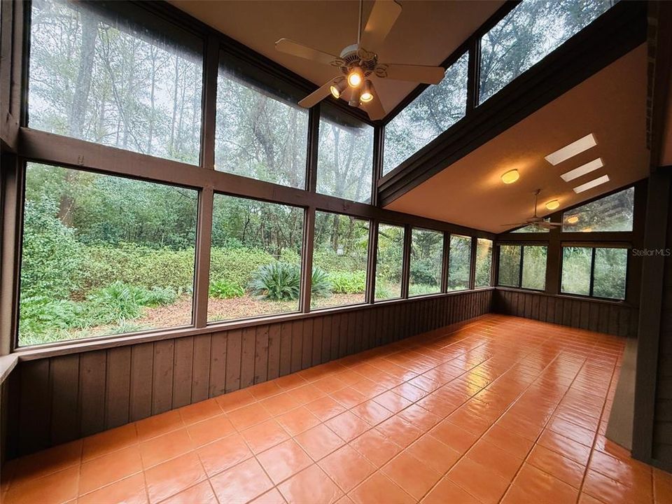 En Venta: $490,000 (3 camas, 2 baños, 2527 Pies cuadrados)