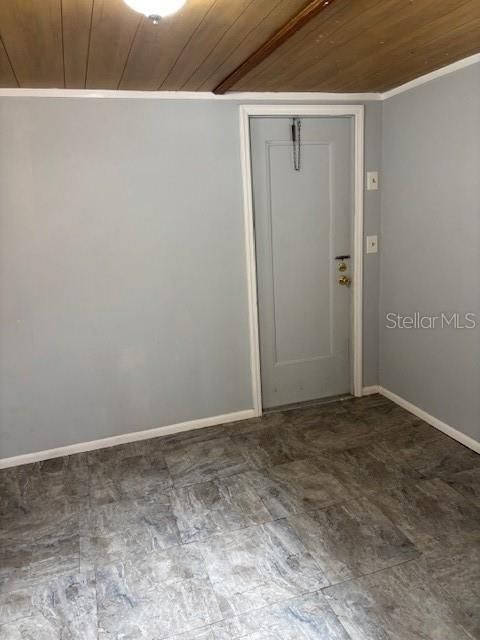 出租: $950 (1 贝兹, 1 浴室, 500 平方英尺)