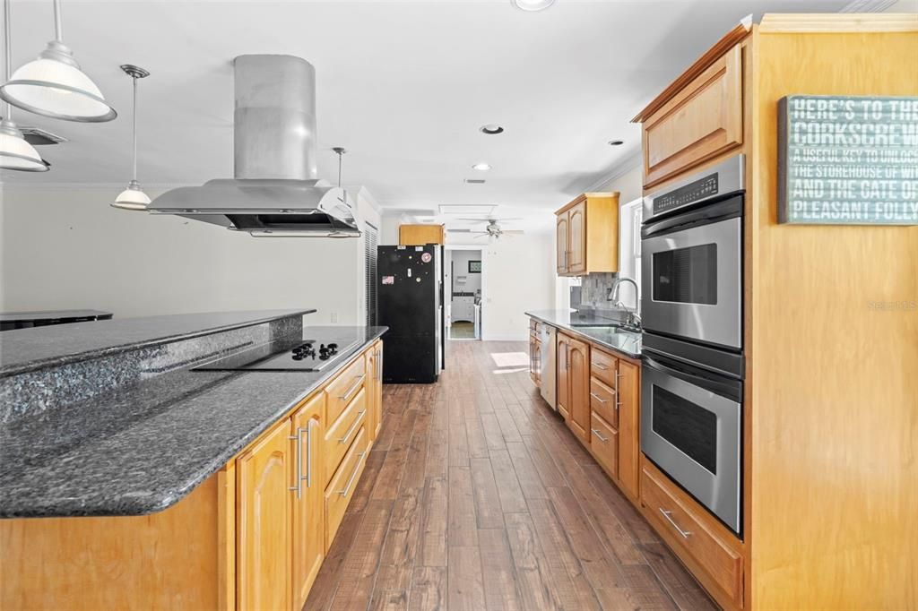 На продажу: $1,050,000 (4 спален, 3 ванн, 3061 Квадратных фут)