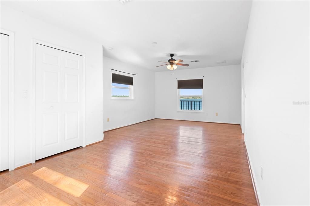 На продажу: $1,050,000 (4 спален, 3 ванн, 3061 Квадратных фут)