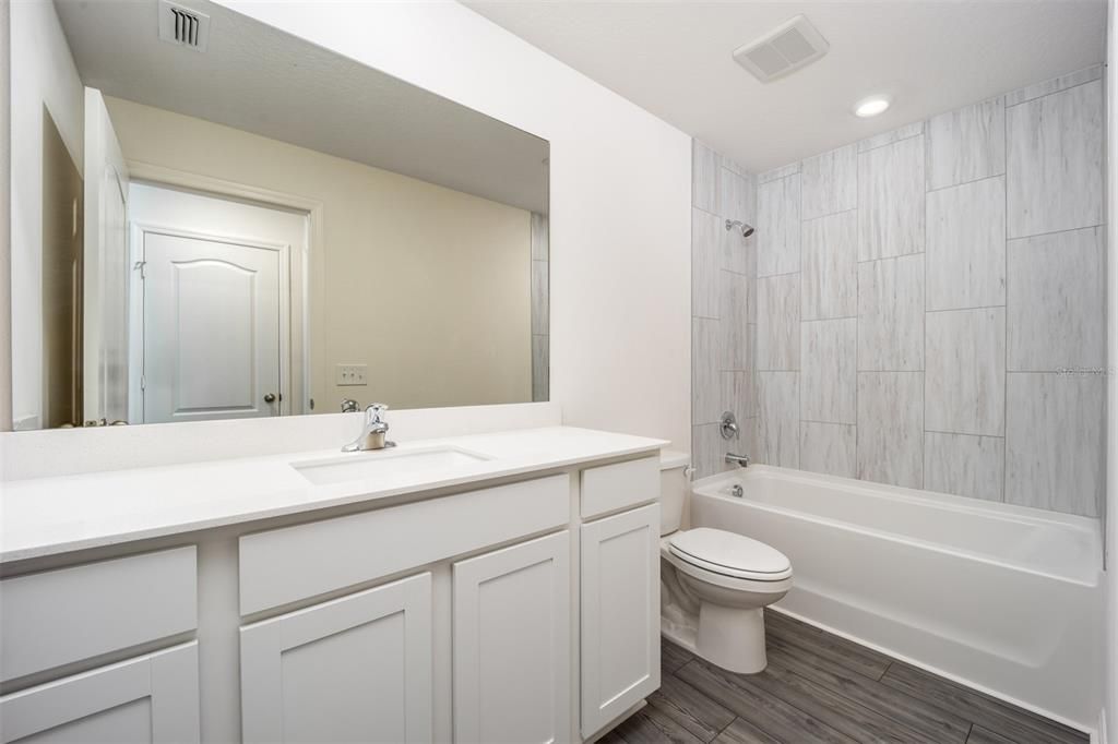 For Sale: $272,900 (2 beds, 2 baths, 1147 Square Feet)