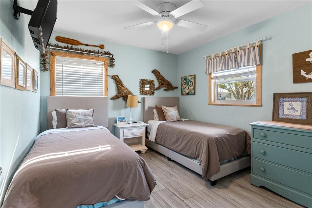 待售: $495,000 (3 贝兹, 3 浴室, 1075 平方英尺)