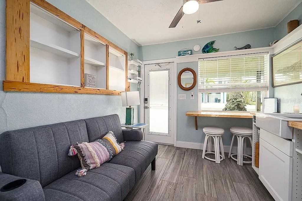 待售: $495,000 (3 贝兹, 3 浴室, 1075 平方英尺)