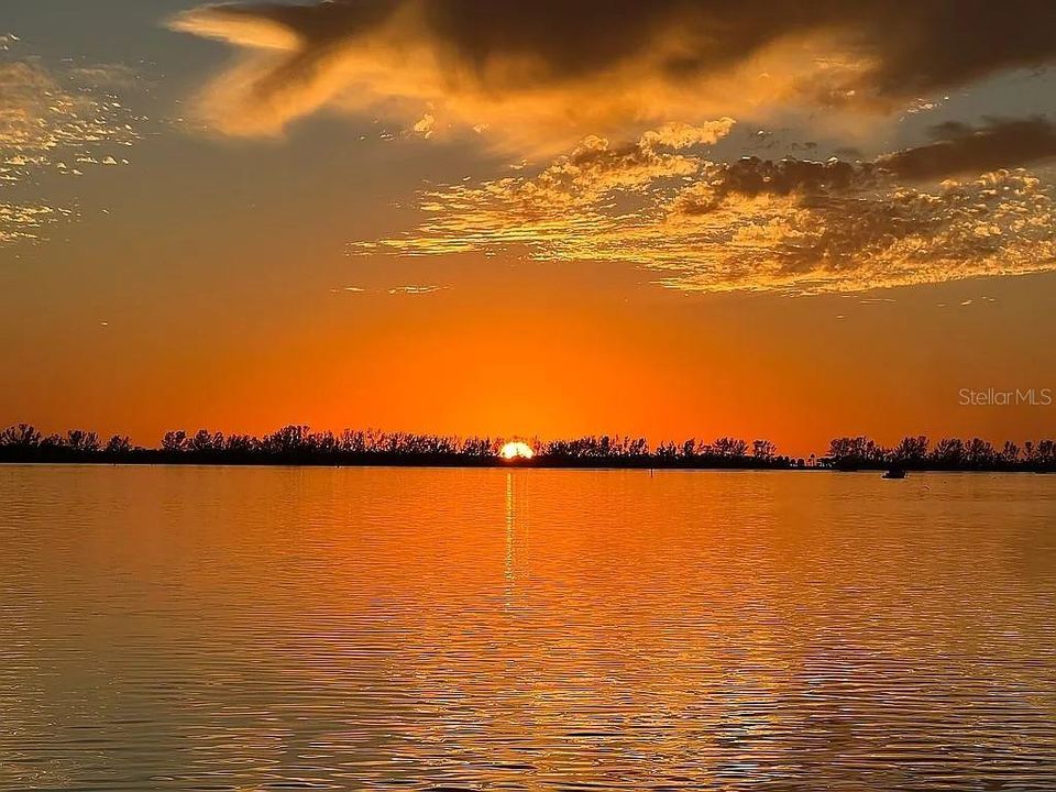 待售: $495,000 (3 贝兹, 3 浴室, 1075 平方英尺)