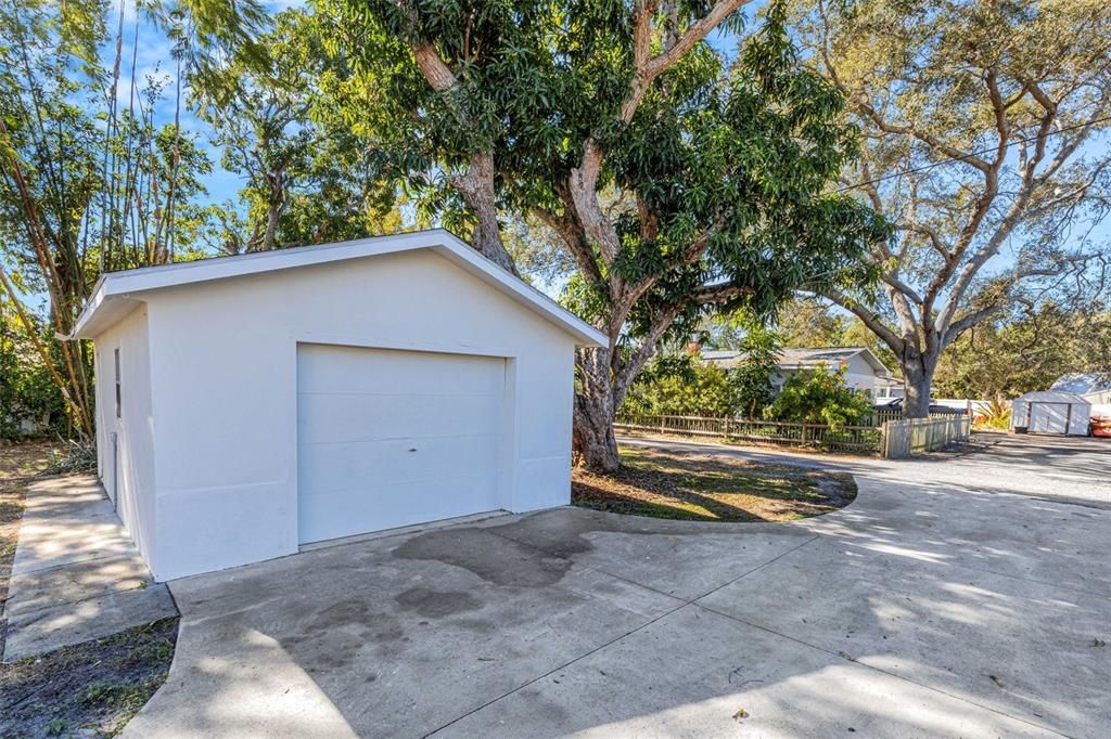 For Sale: $495,000 (3 beds, 2 baths, 1696 Square Feet)