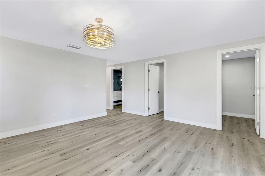 For Sale: $495,000 (3 beds, 2 baths, 1696 Square Feet)