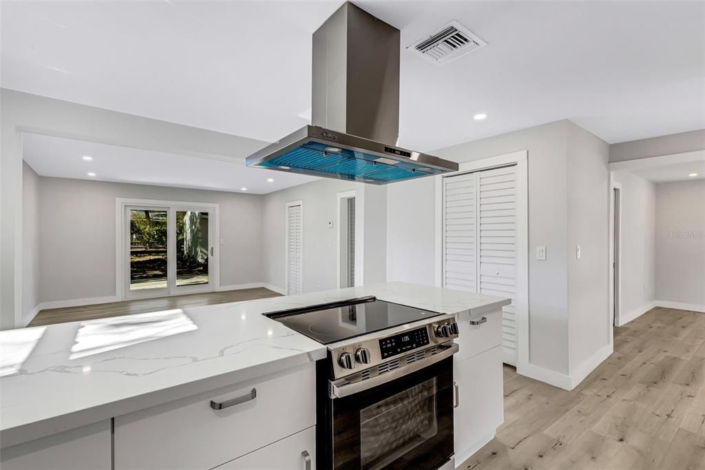 For Sale: $495,000 (3 beds, 2 baths, 1696 Square Feet)