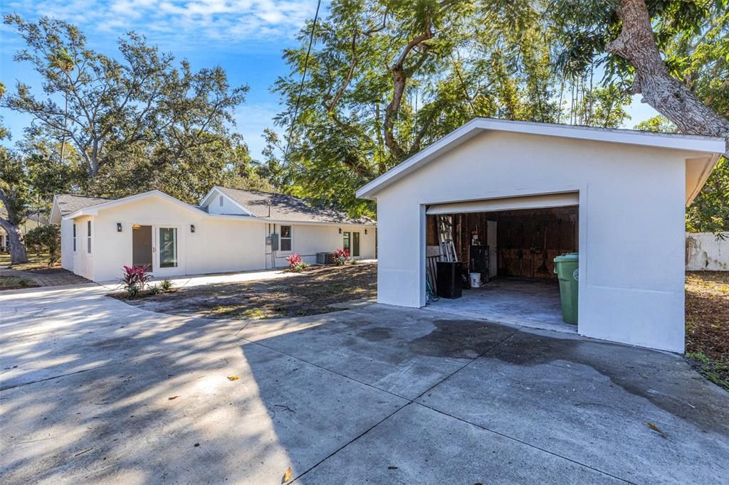 For Sale: $495,000 (3 beds, 2 baths, 1696 Square Feet)